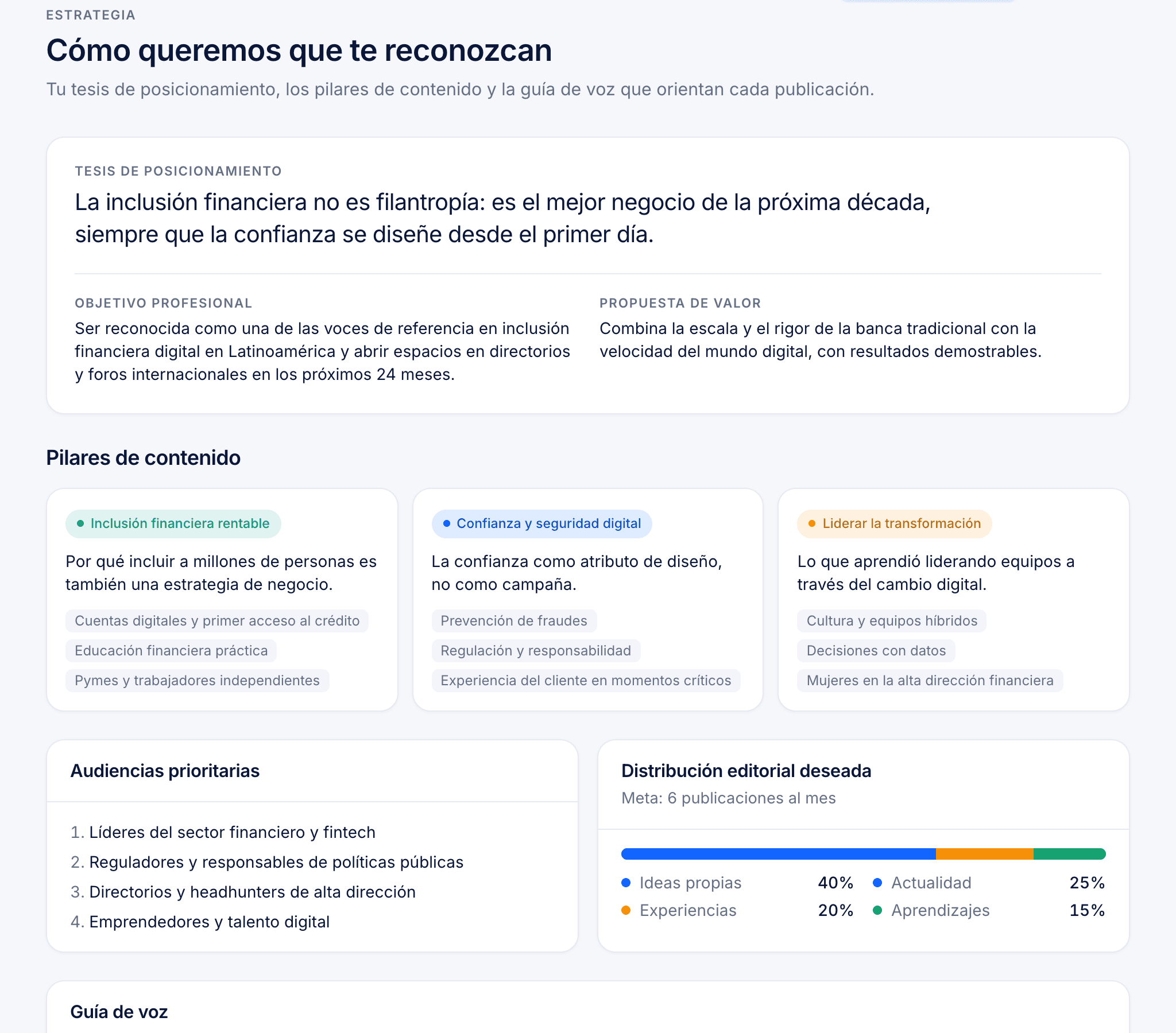 Página de estrategia en LinkedC con la tesis de posicionamiento, el objetivo profesional, la propuesta de valor y tres pilares de contenido.